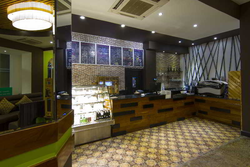 Eman Bkk Hotel Phnom Penh Exterior photo