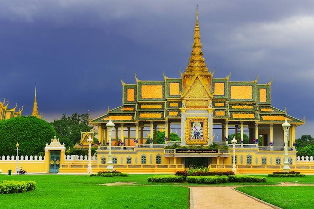Eman Bkk Hotel Phnom Penh Exterior photo