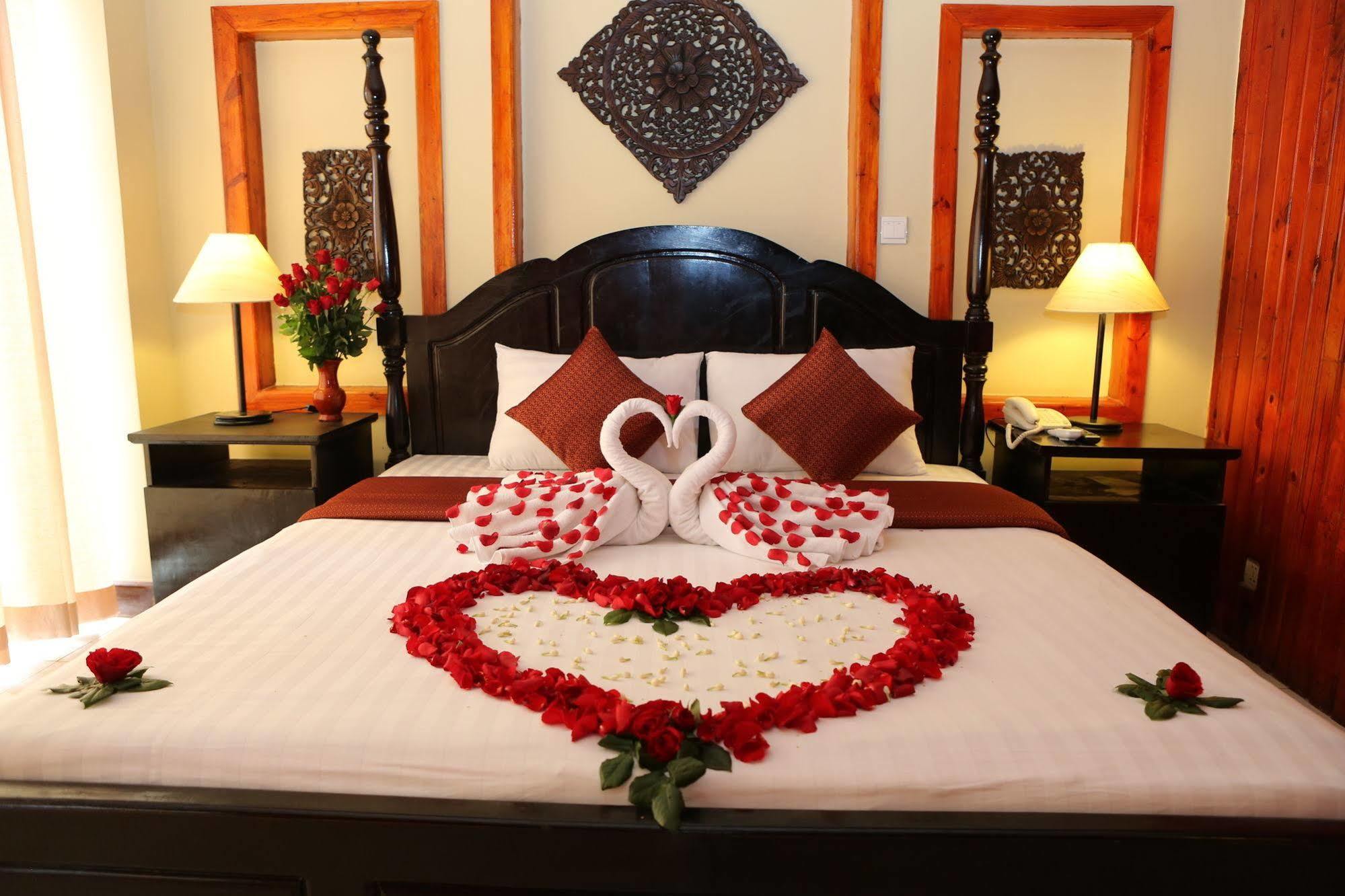 Eman Bkk Hotel Phnom Penh Exterior photo