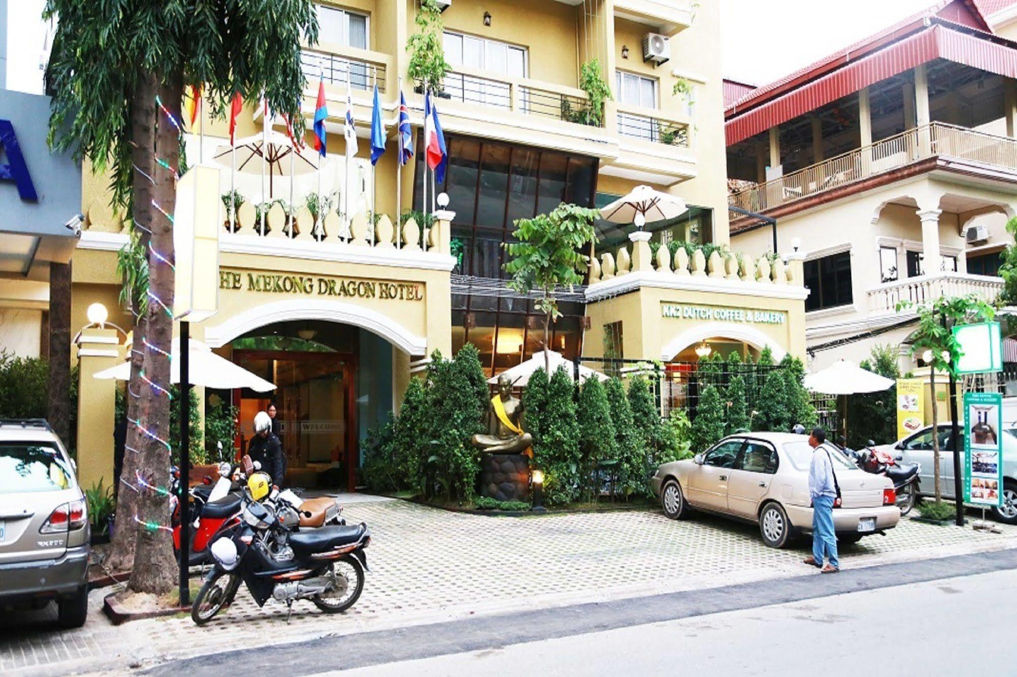 Eman Bkk Hotel Phnom Penh Exterior photo